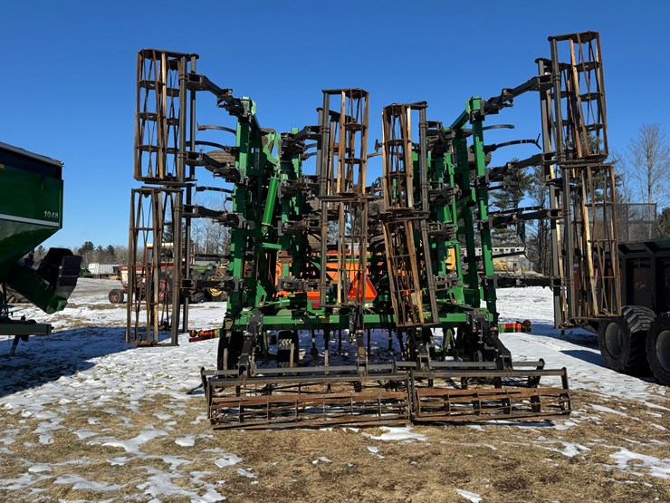 john-deere-2310-image-4