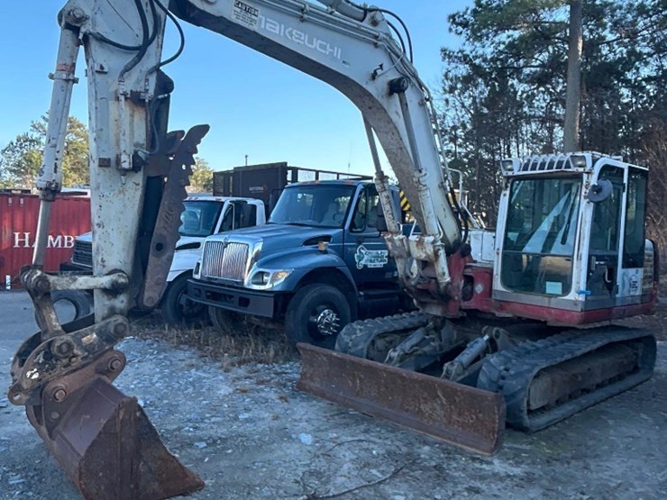 2015-takeuchi-tb1140-image-1