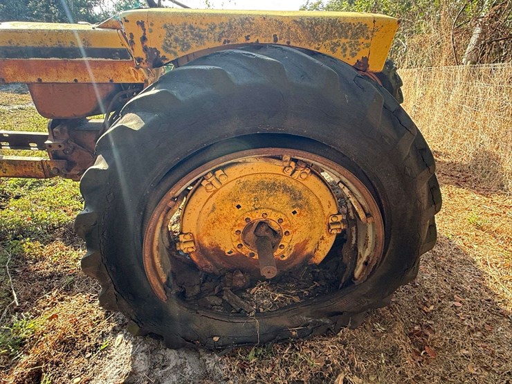 minneapolis-moline-u302-parts-tractor-image-20