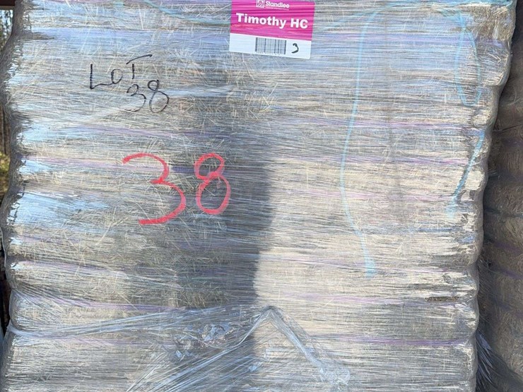 pallet-of-timothy-hay---24-bales-per-pallet-image-1