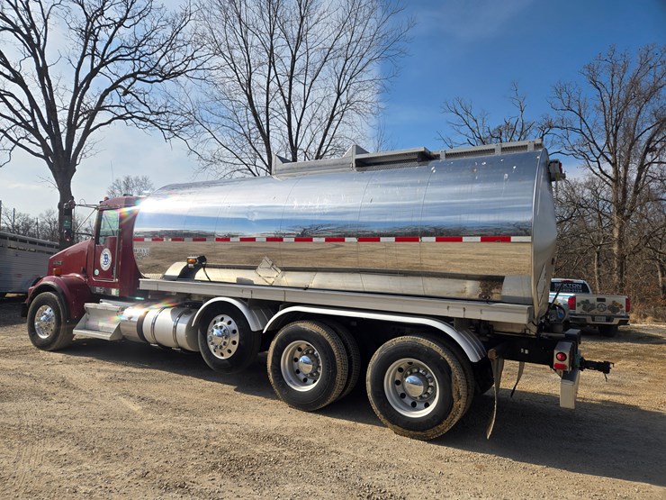 2015-kenworth-t800-image-13