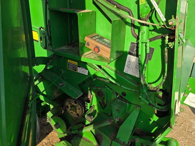 john-deere-568-image-16