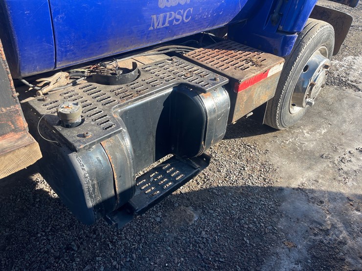 #4893-•-chevrolet-kodiak-service-truck-image-13