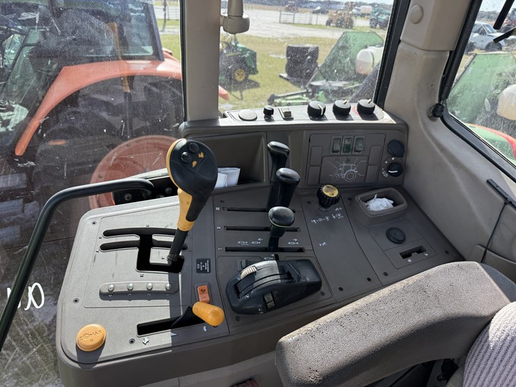 john-deere-7230-image-10