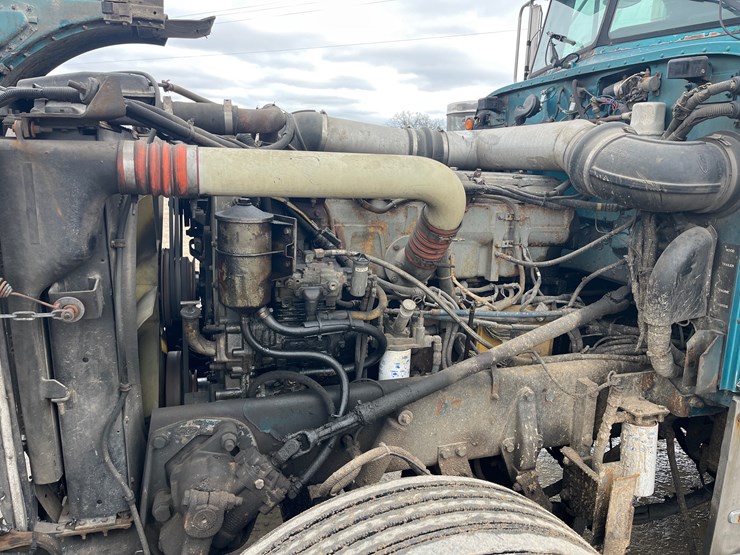 1998-peterbilt-379-image-29