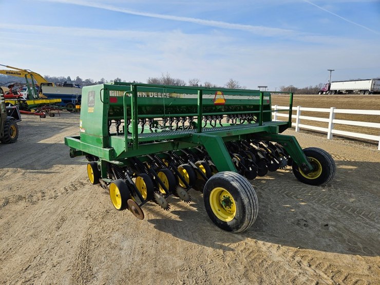 john-deere-750-image-3