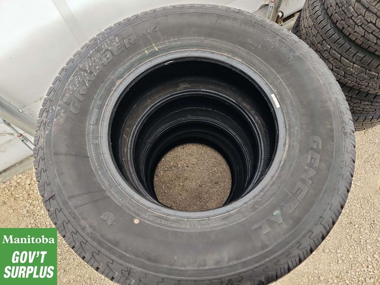 set-of-4-general-grabber-hts-tires-255/70r17-image-1