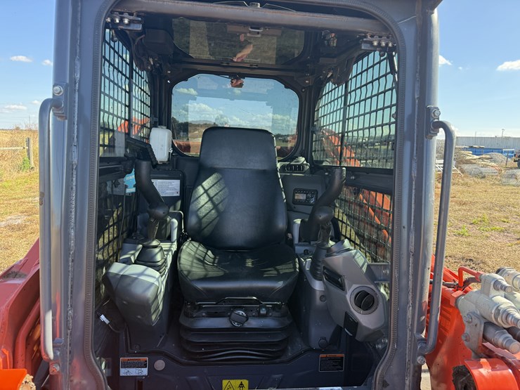 kubota-svl75-2-image-7