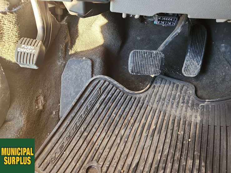 2013-ford-explorer-image-21