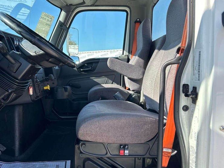 2020-international-mv607-image-12