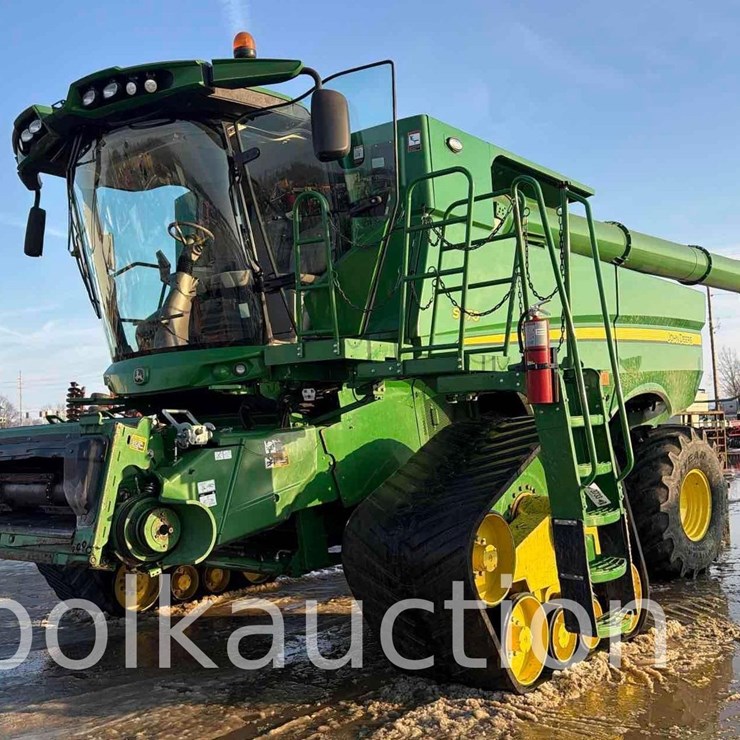 JOHN DEERE S670