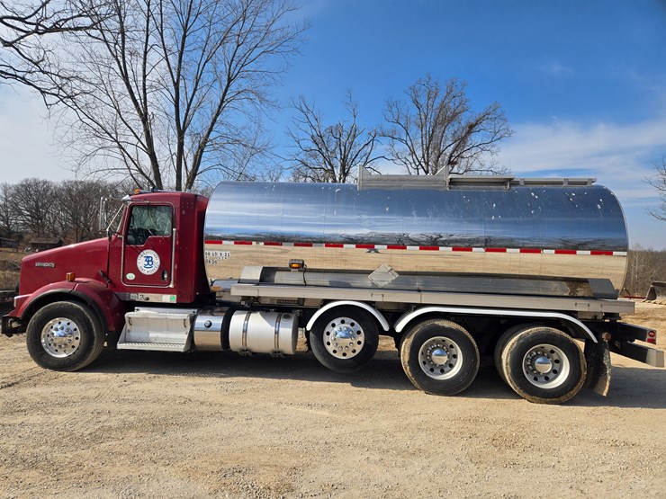 2015-kenworth-t800-image-10