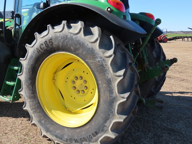 2020-john-deere-6120m-image-9