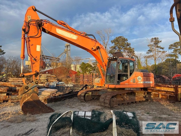 2017-doosan-dx225-lc-3-image-2