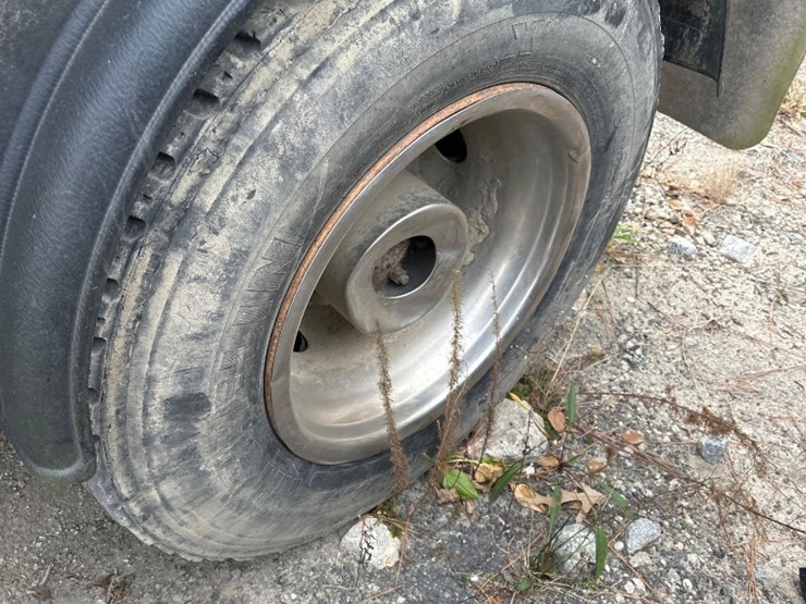 2000-ford-f750-image-8