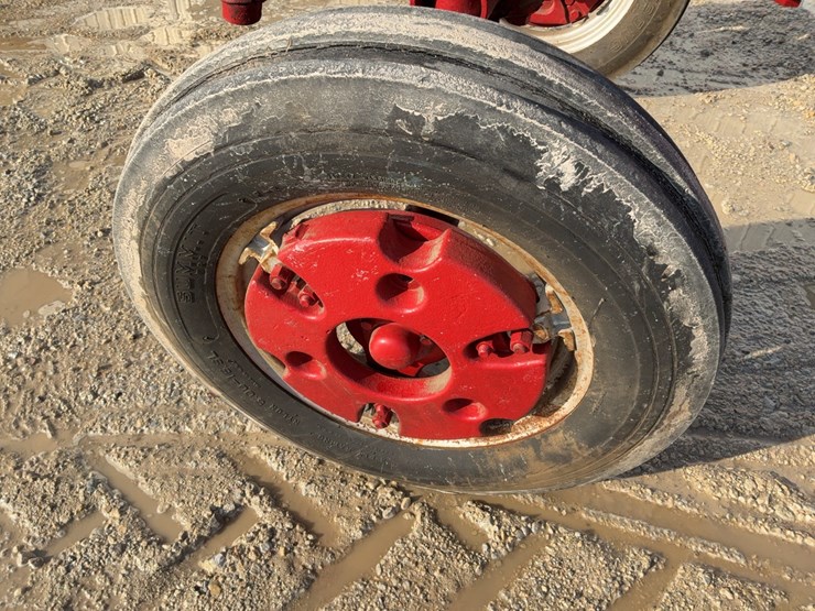 1957-mccormick-farmall-130-image-11