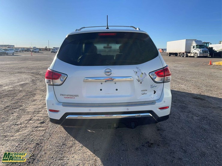 2014-nissan-pathfinder-image-7