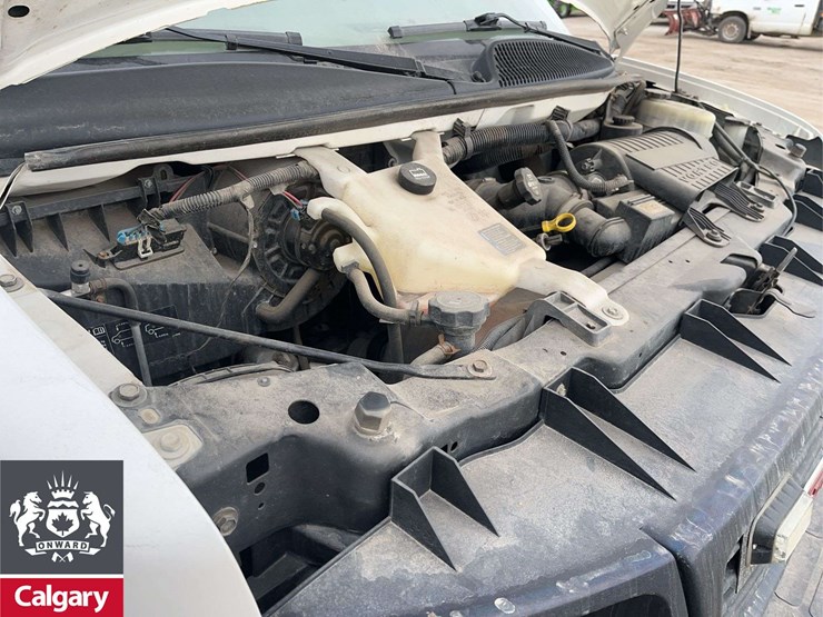 2015-gmc-3500-image-22