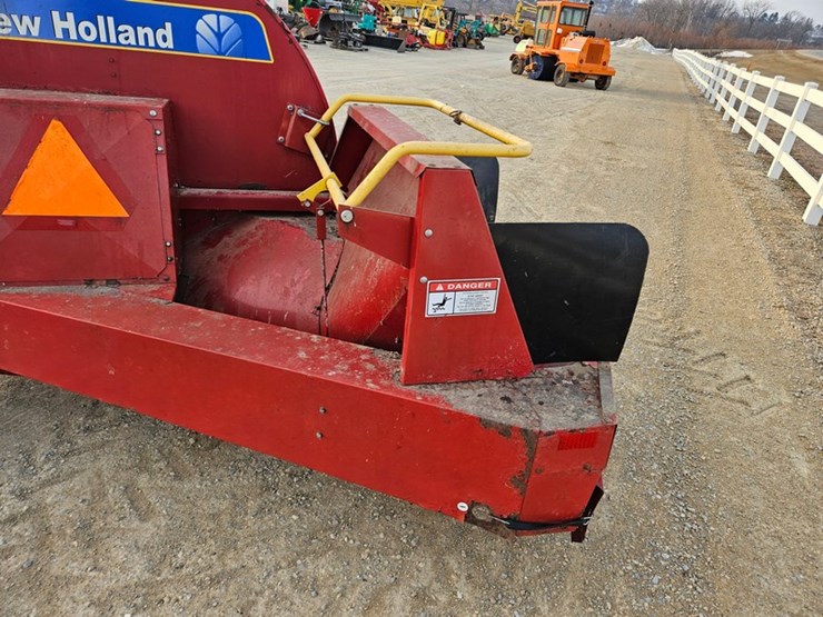 new-holland-f62b-image-15