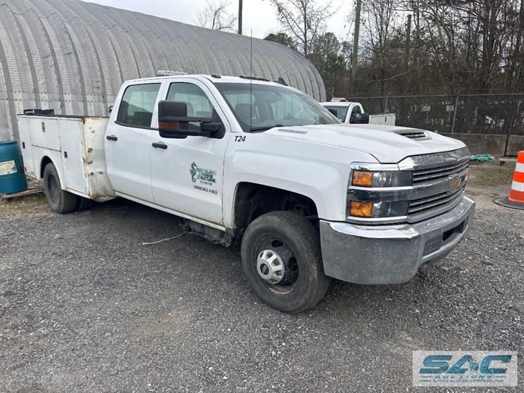 2018-chevrolet-3500hd-image-3