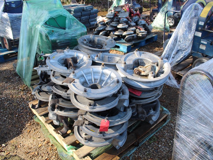 #5177-•-pallet-of-shoes-for-benders-image-1