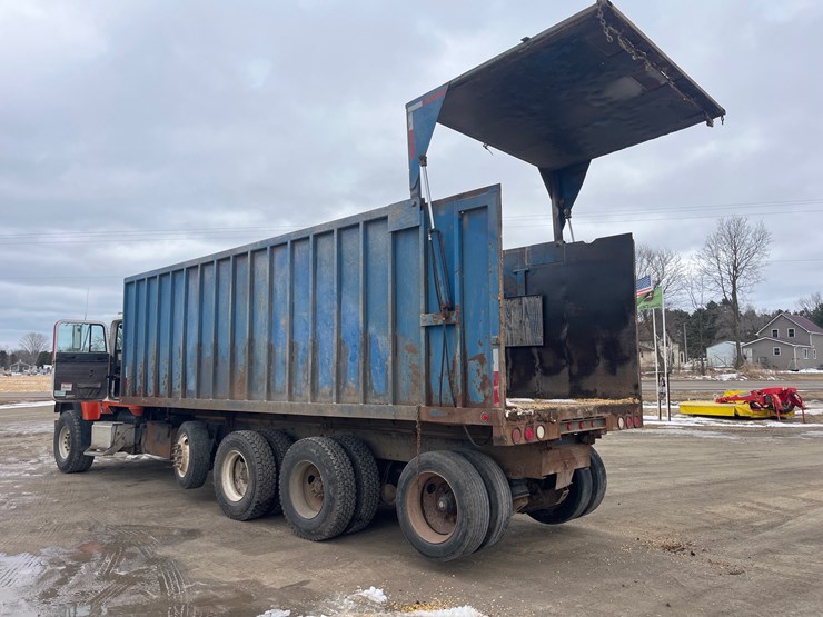 1996-international-5000-image-9