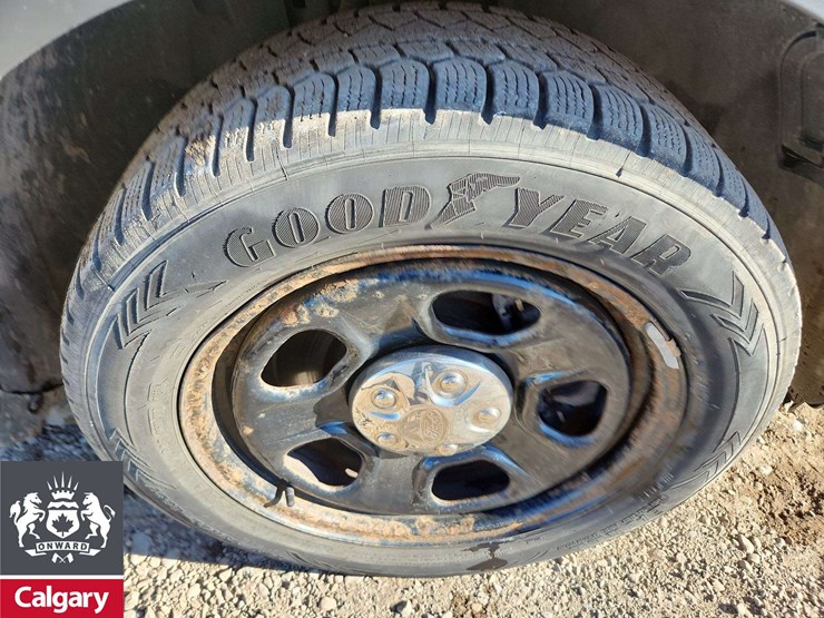 2017-ford-explorer-image-13