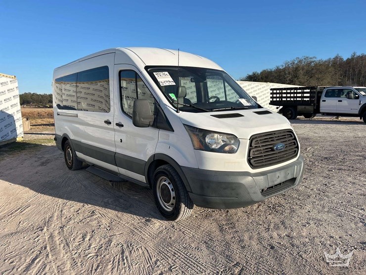 2017-ford-transit-image-2