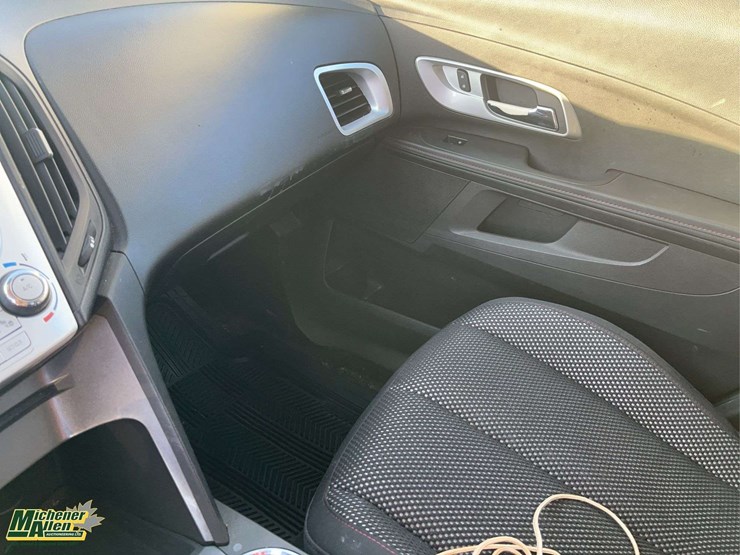 2013-chevrolet-equinox-image-22