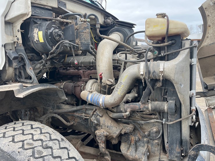 #4884-•-2004-sterling-silage-truck-image-33