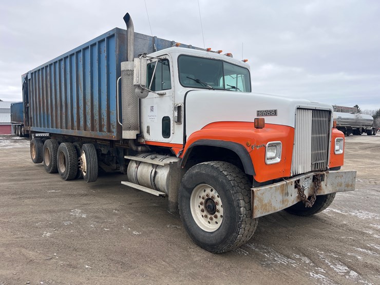 1996-international-5000-image-7