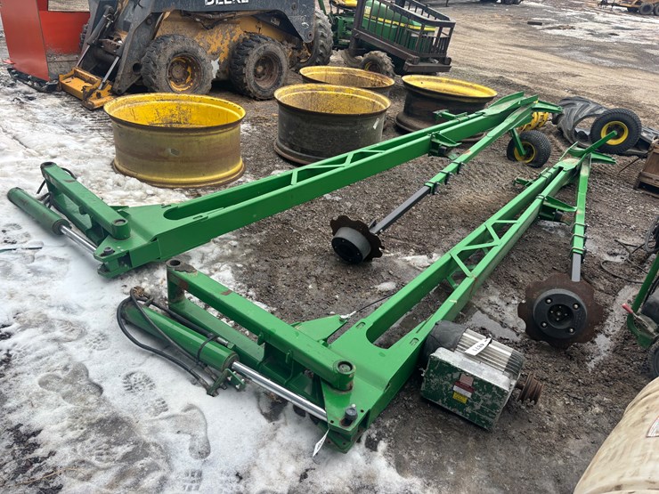 #4859-•-john-deere-planter-marker-arms-image-1