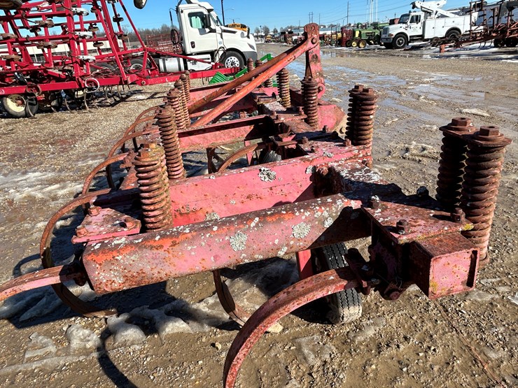 massey-ferguson-127-image-2