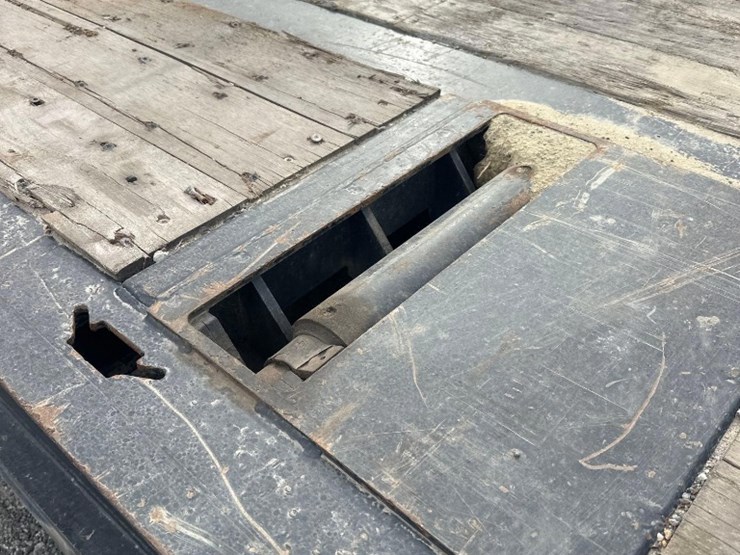 2023-landoll-455b-image-11