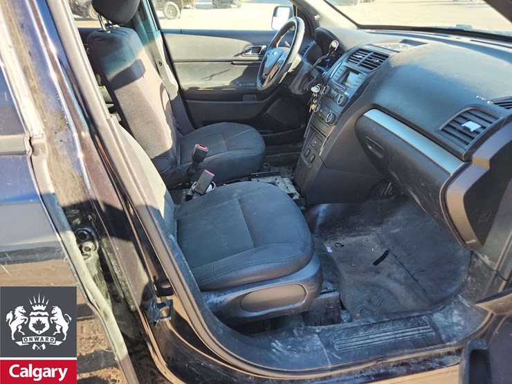 2019-ford-explorer-image-17