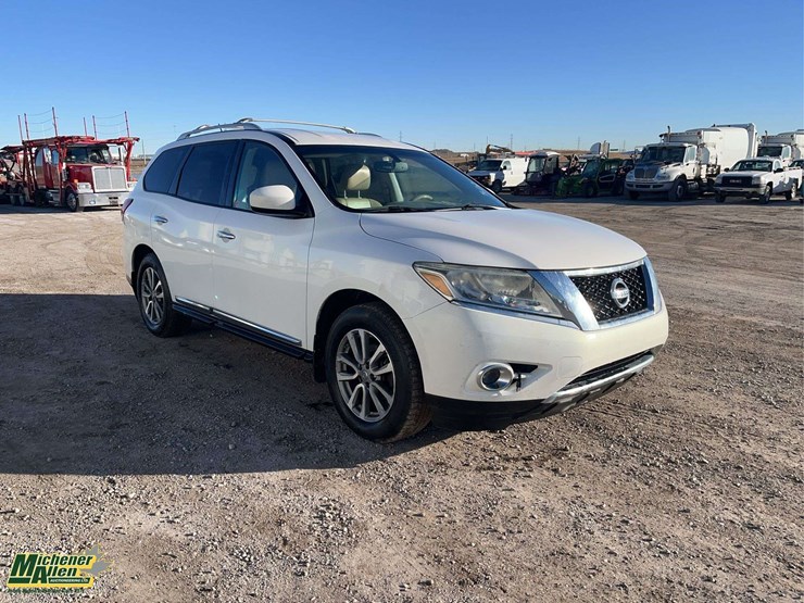 2014-nissan-pathfinder-image-2