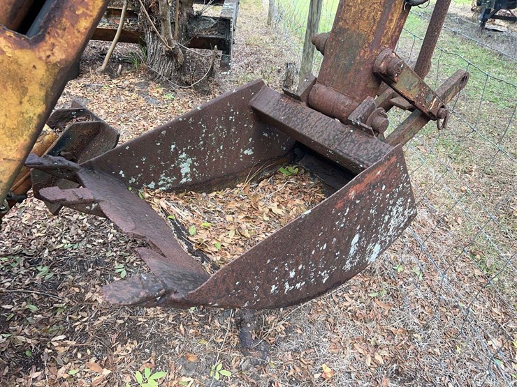 minneapolis-moline-diesel-backhoe-image-40