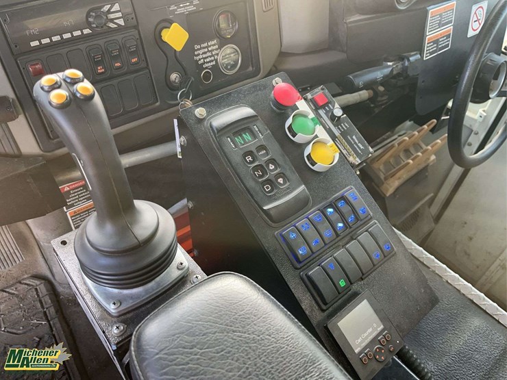 2017-international-workstar-7400-image-18