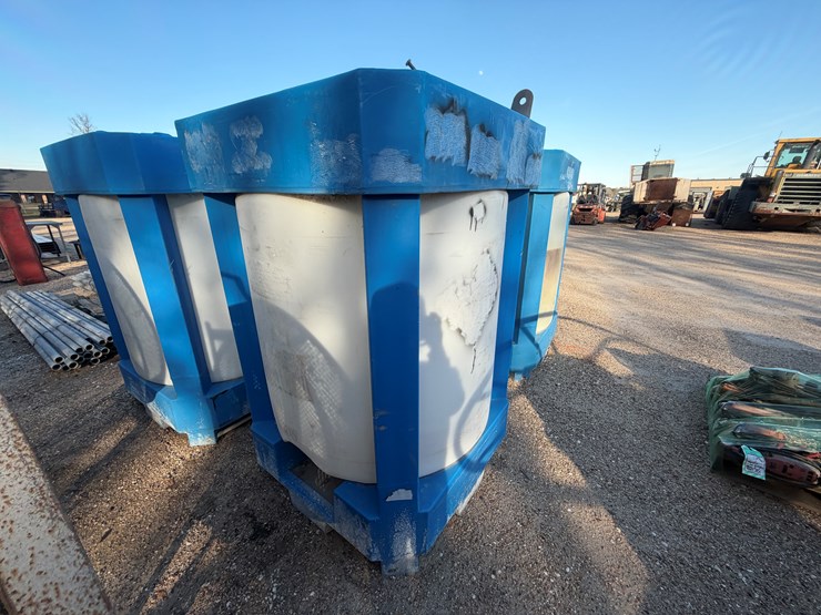 #5143-•-300-gallon-water-tank-image-1