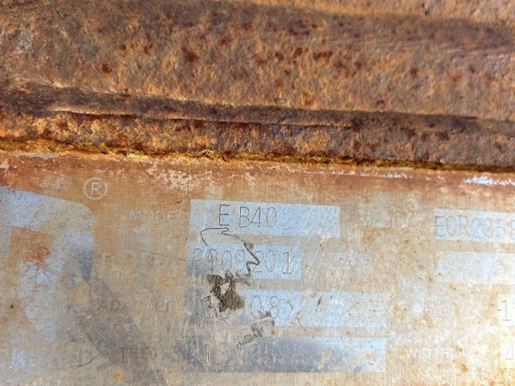 2016-volvo-ecr235el-image-9