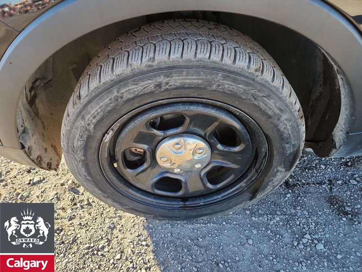 2019-ford-explorer-image-10