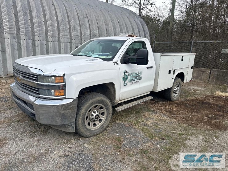 2015-chevrolet-3500hd-image-1