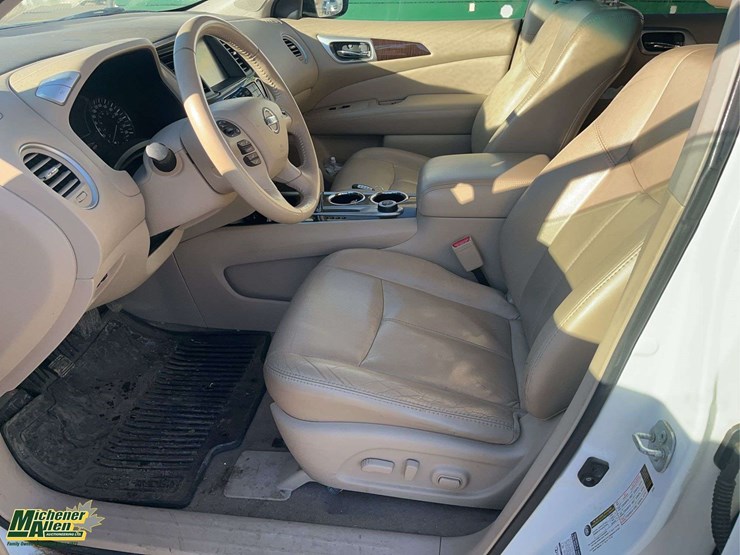 2014-nissan-pathfinder-image-14