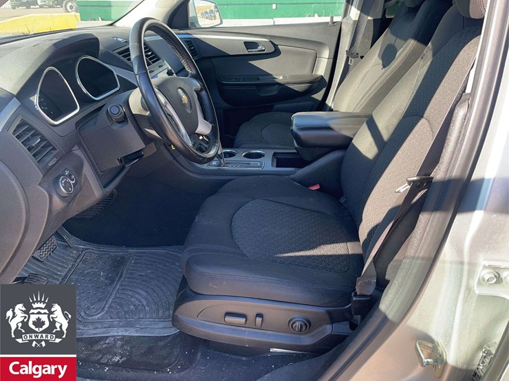 2010-chevrolet-traverse-image-15