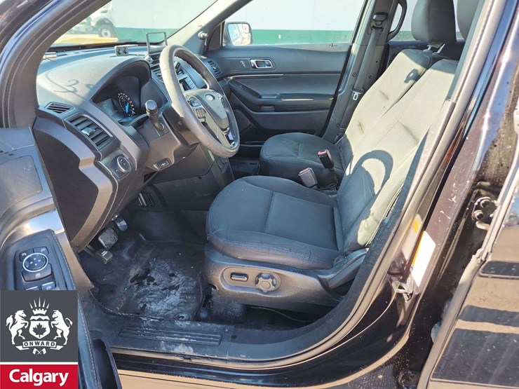 2019-ford-explorer-image-14