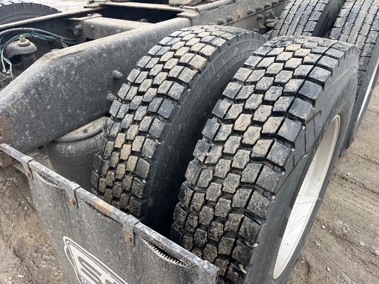 1998-peterbilt-379-image-19