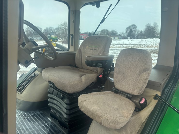 john-deere-8320-image-23