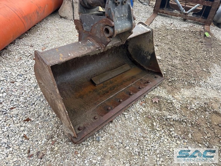 2014-deere-60g-image-7