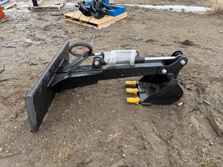 skid-steer-backhoe-attachment-image-2