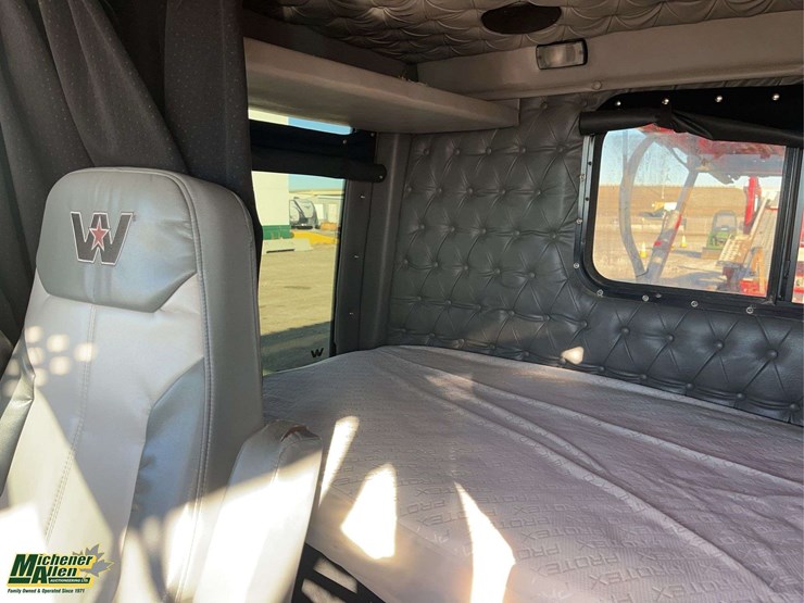 2015-western-star-4900-image-22